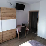 Nediljko & Mila Apartman Zára