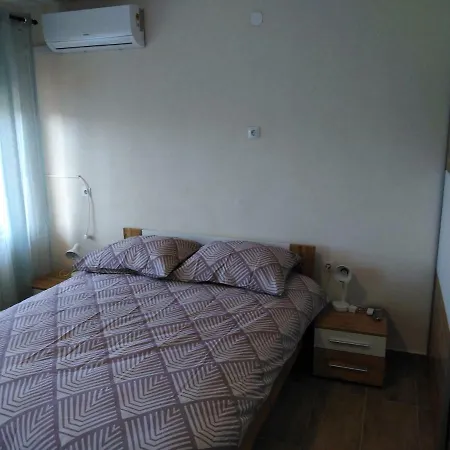 Apartment Nediljko & Mila