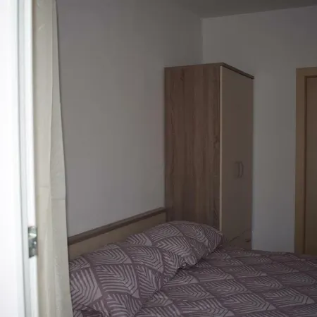 公寓 Nediljko & Mila *