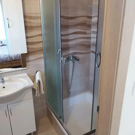 公寓 Nediljko & Mila 扎达尔